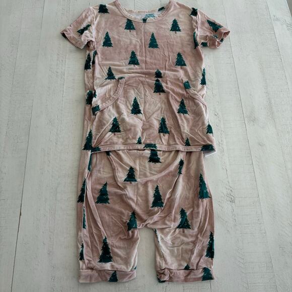 Ready Set Romper Bamboo Pine Fir Tree Winter Holiday Romper Size 3/4 EUC - Picture 1 of 4